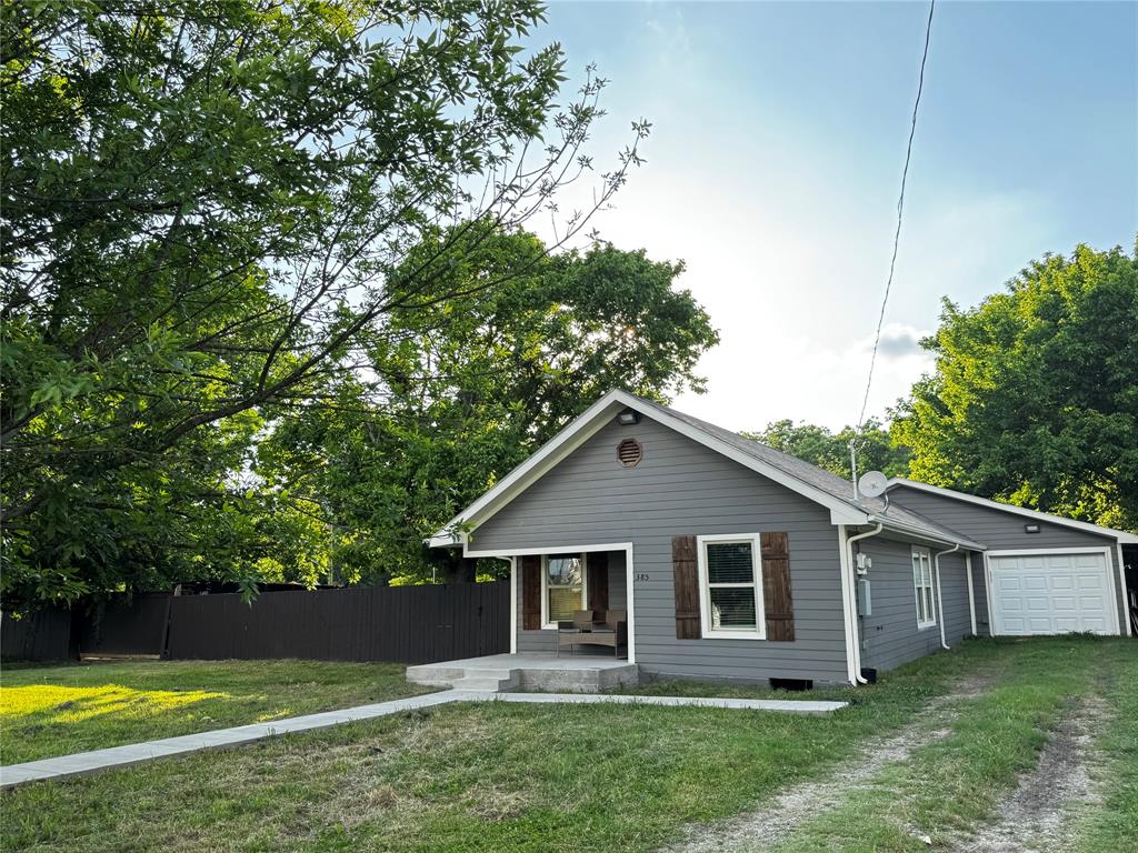 385 Main Street Property Photo 1