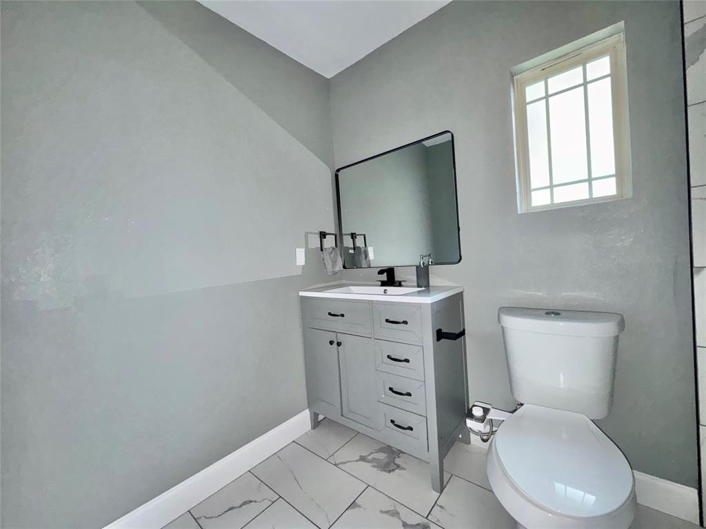385 Main Street Property Photo 12