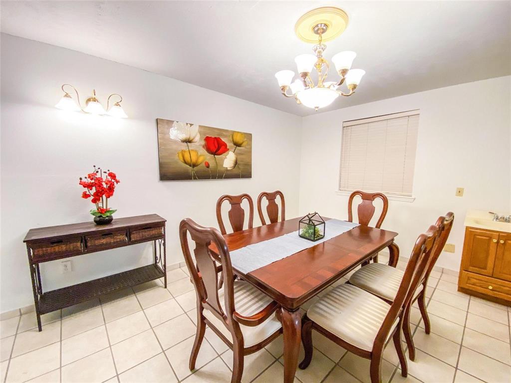 4250 Claremont Drive Property Photo 4