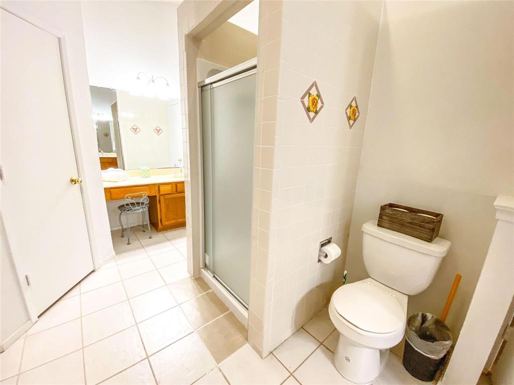 4250 Claremont Drive Property Photo 9