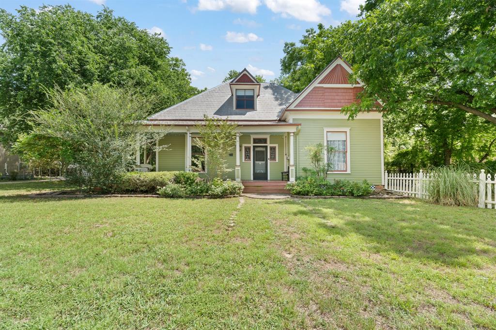 320 E Franklin Street Property Photo 1