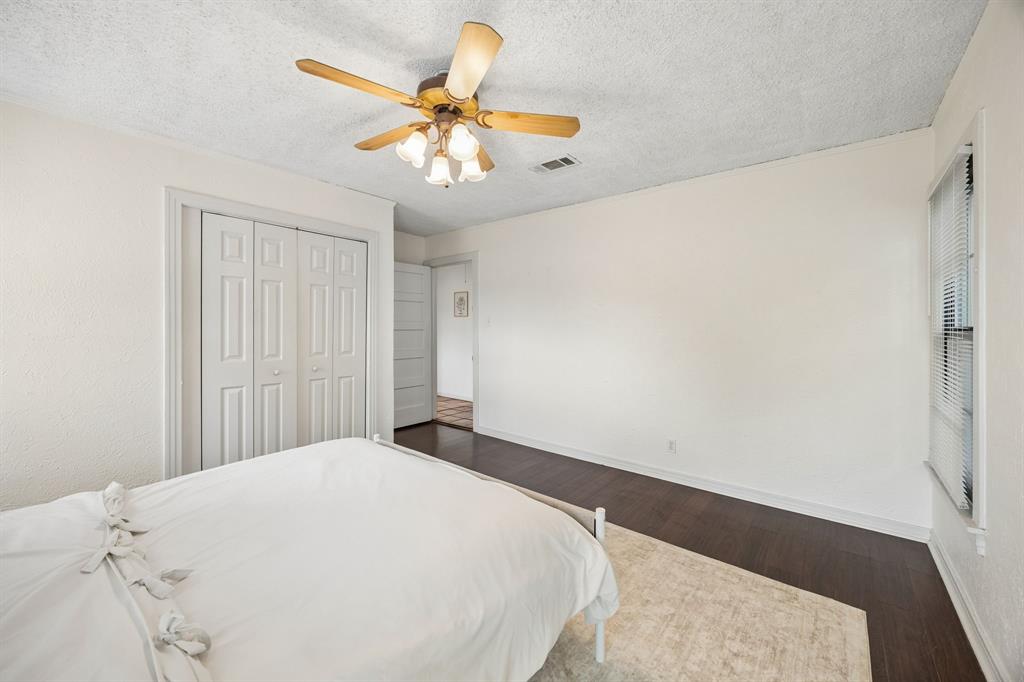 4821 Calmont Avenue Property Photo 16