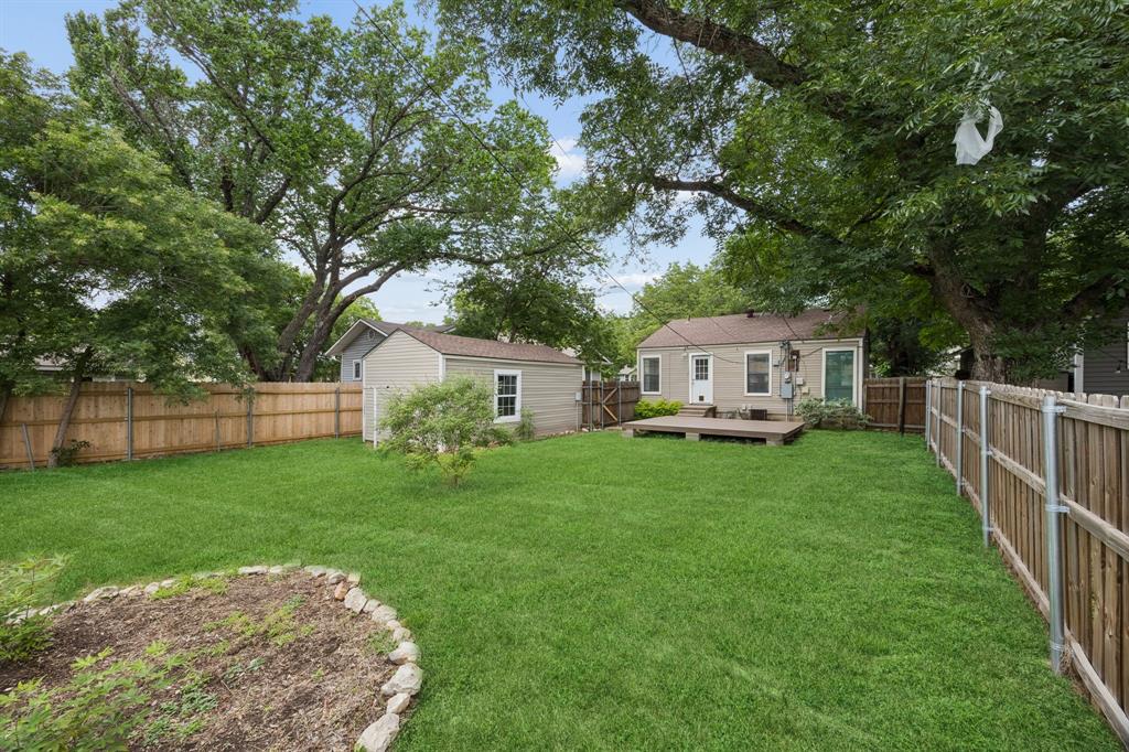 4821 Calmont Avenue Property Photo 22