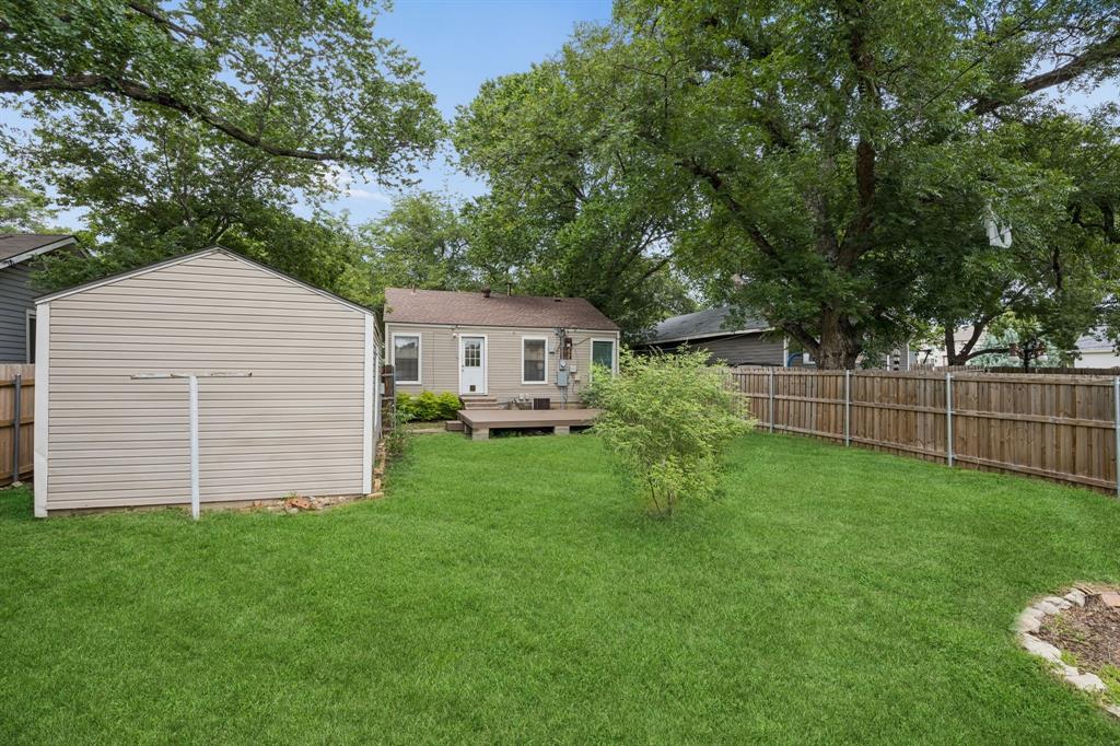 4821 Calmont Avenue Property Photo 23