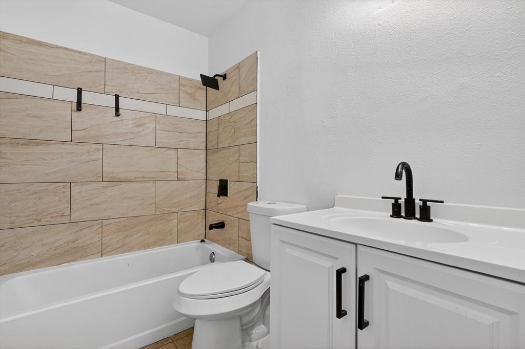 12415 Kleberg Road Property Photo 17