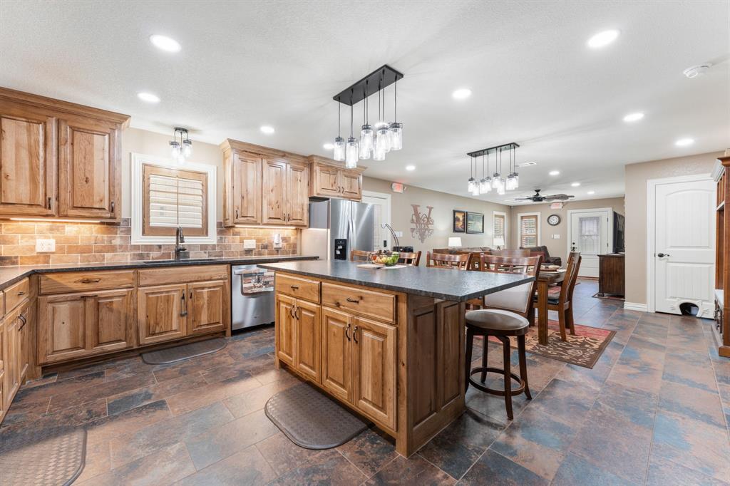 8910 Fm 779 Property Photo 8