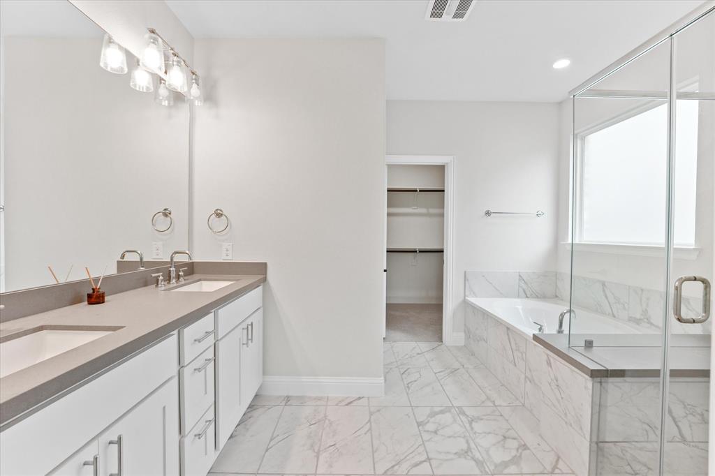 200 Lakeview Drive Property Photo 15