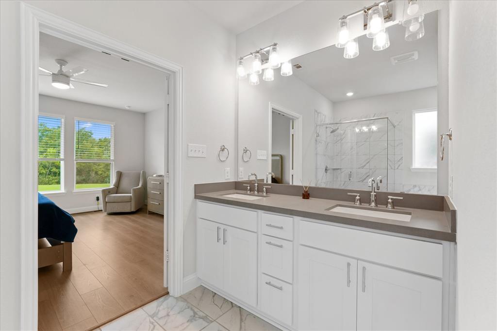 200 Lakeview Drive Property Photo 17