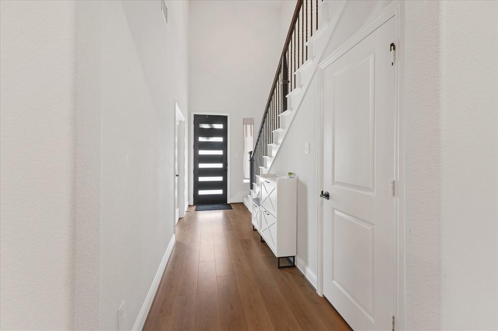 200 Lakeview Drive Property Photo 22
