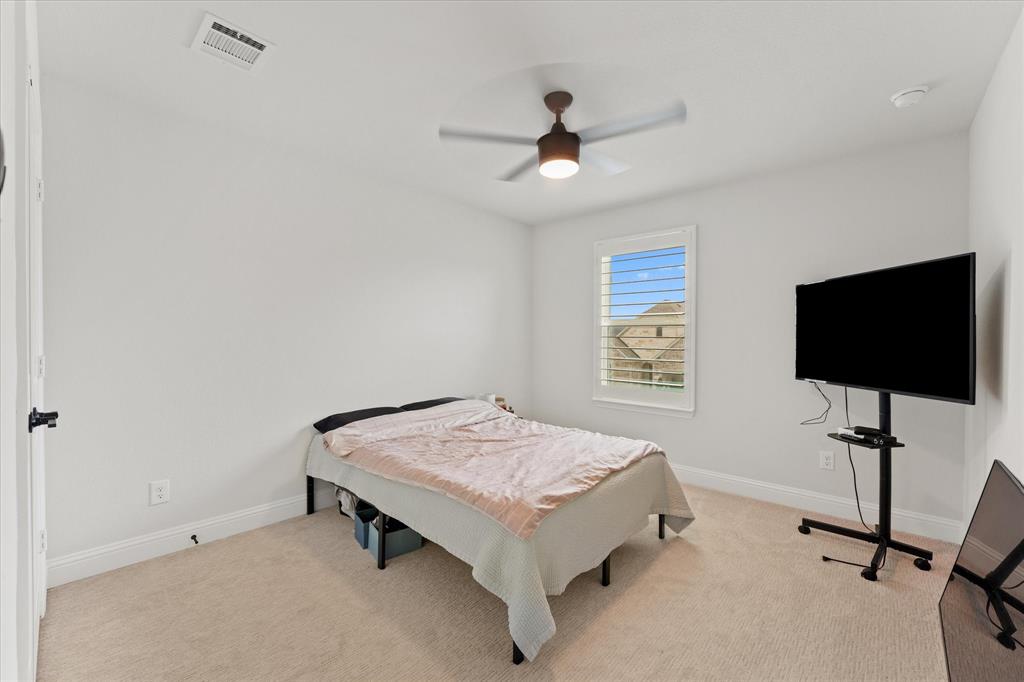 200 Lakeview Drive Property Photo 23