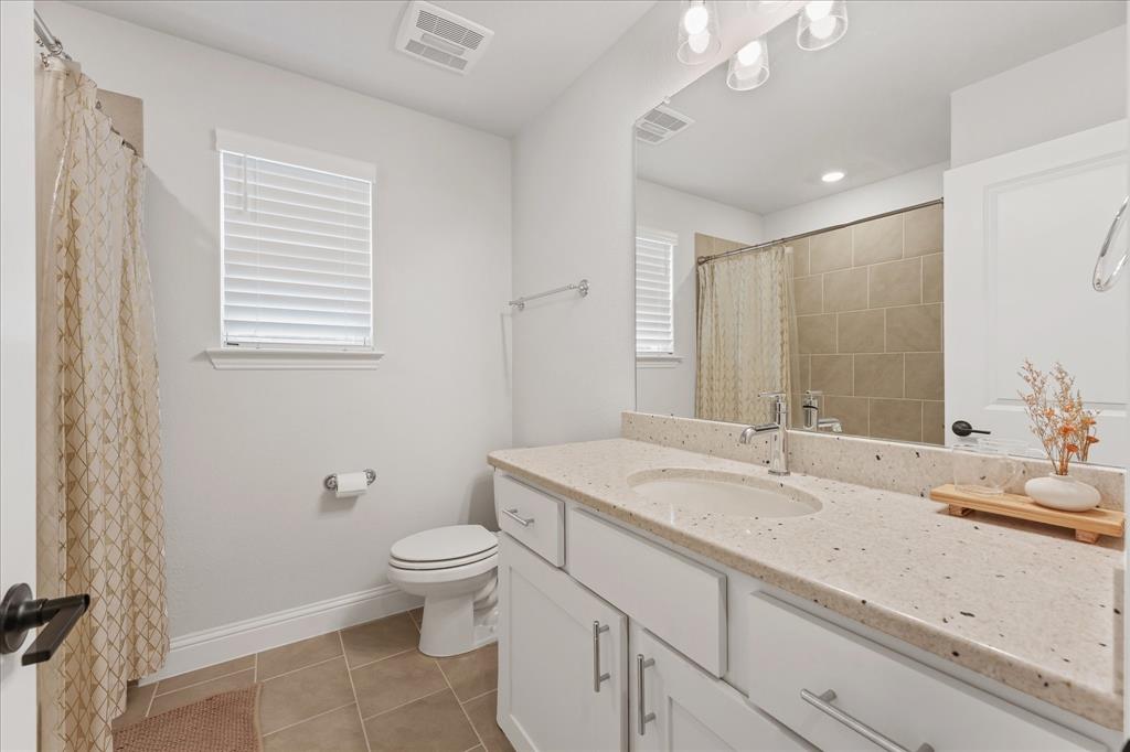 200 Lakeview Drive Property Photo 25