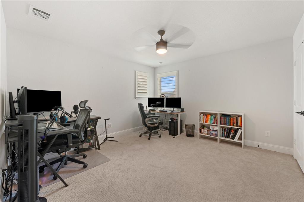 200 Lakeview Drive Property Photo 27