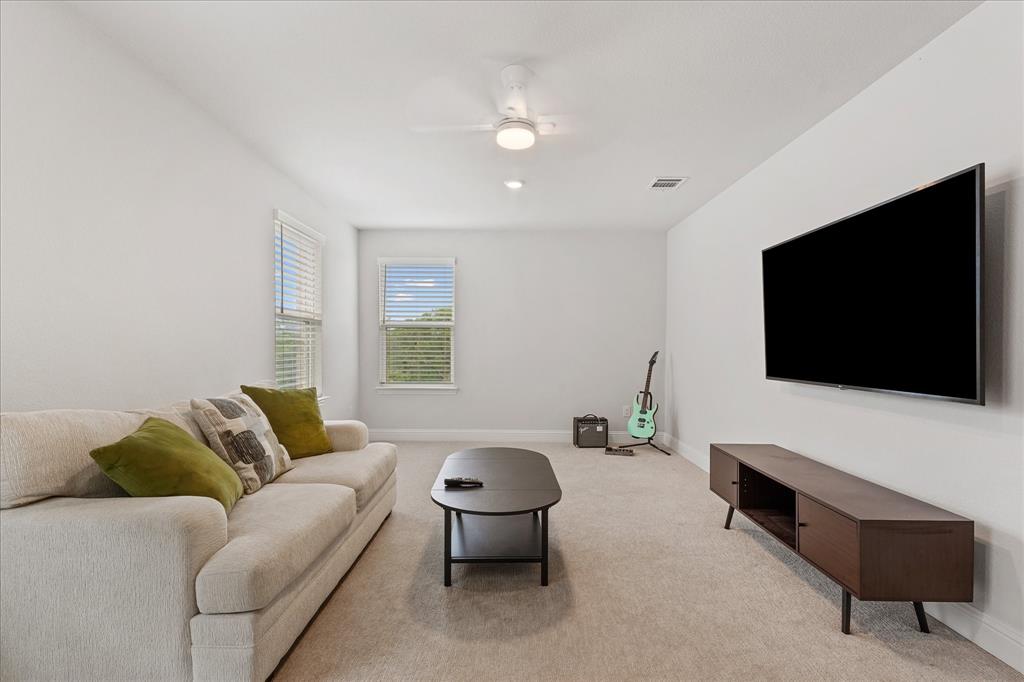 200 Lakeview Drive Property Photo 30