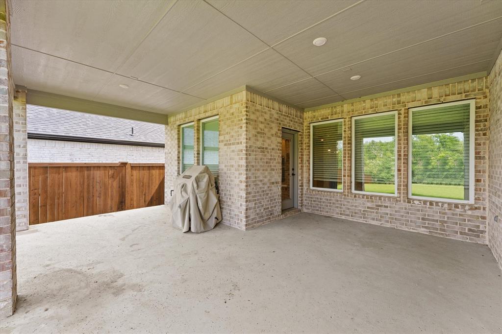 200 Lakeview Drive Property Photo 31