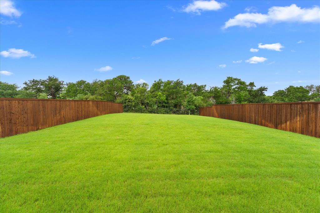 200 Lakeview Drive Property Photo 33