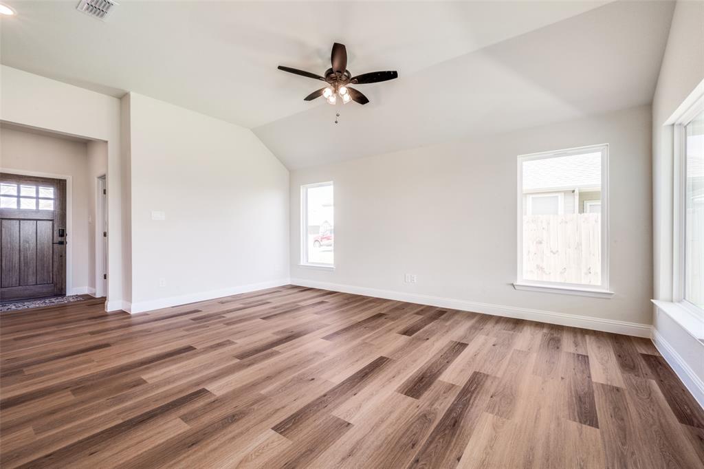 200 Clay Ranch Property Photo 7