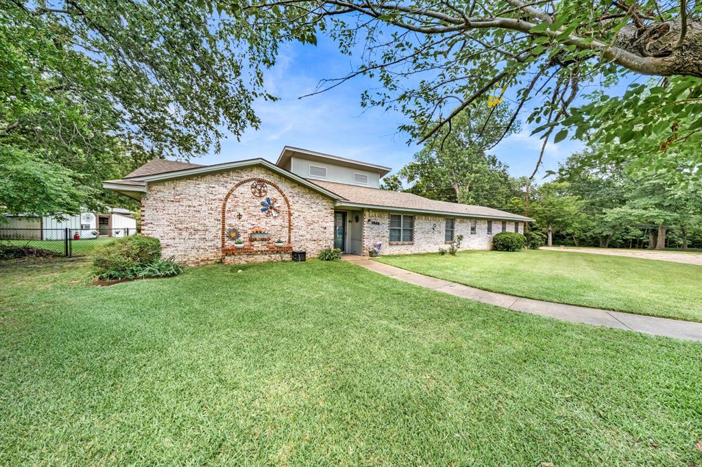 2826 Birchwood Lane Property Photo 3