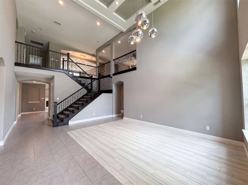 7221 Durand Drive Property Photo 3