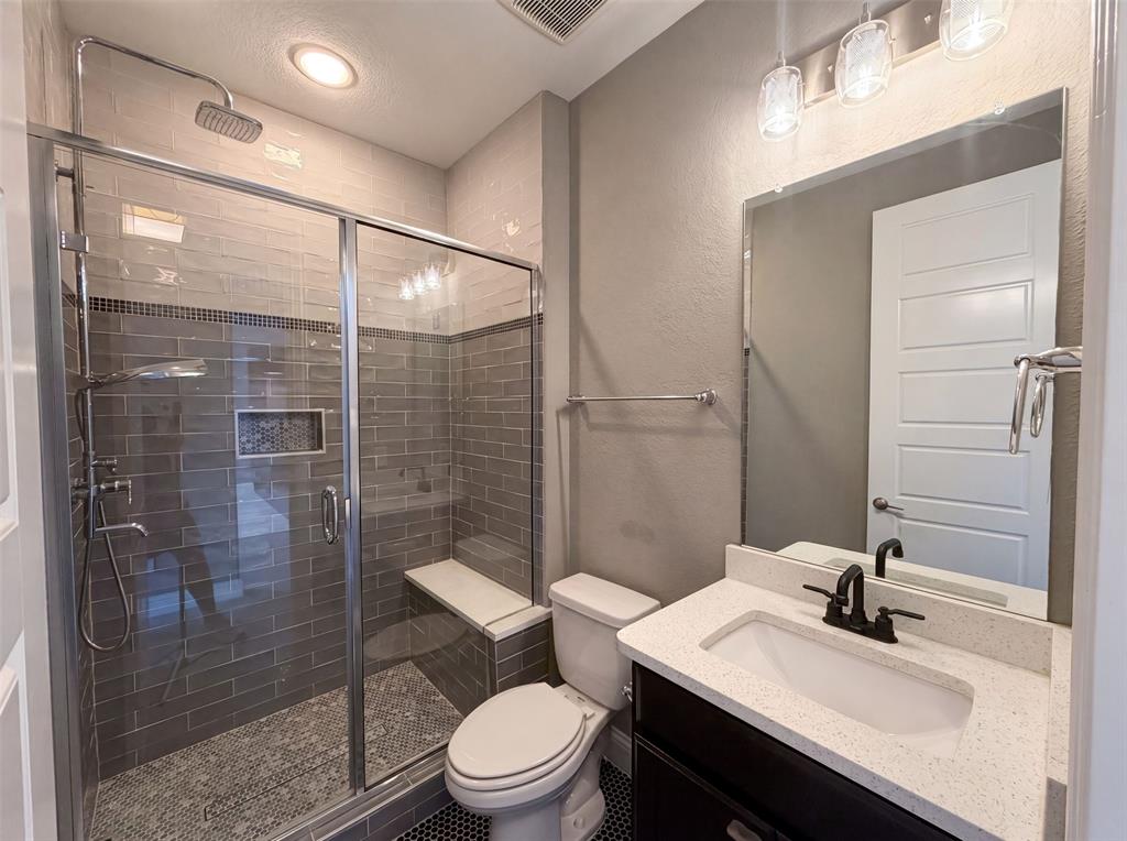 7221 Durand Drive Property Photo 9