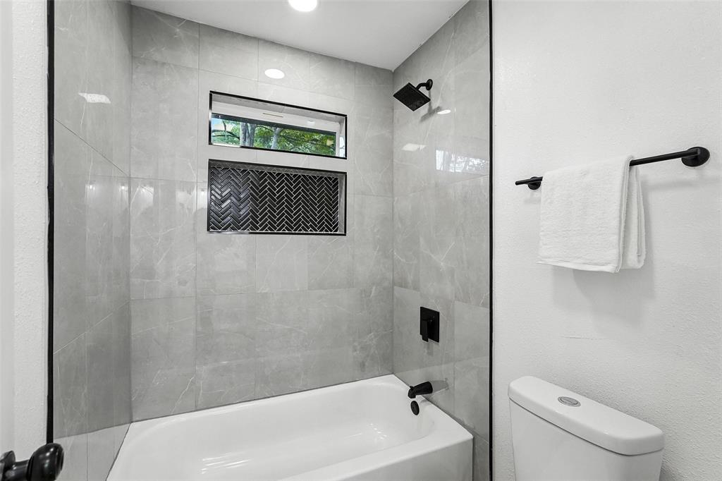 4303 Blackheath Road Property Photo 28