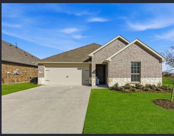 830 Creekview