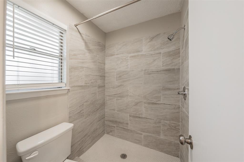 1412 Oxford Street Property Photo 25