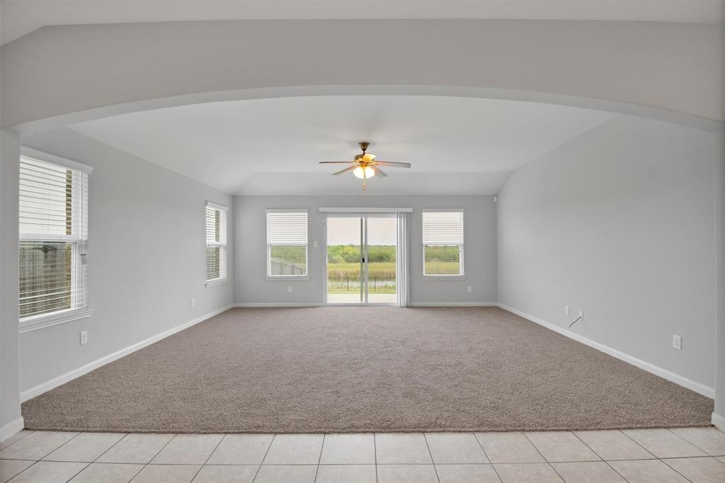 5100 Royal Springs Drive Property Photo 16