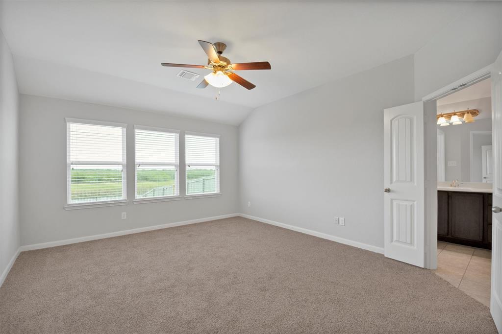 5100 Royal Springs Drive Property Photo 19