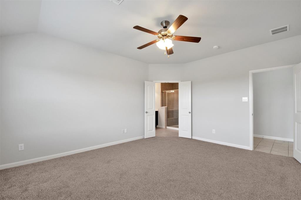 5100 Royal Springs Drive Property Photo 20