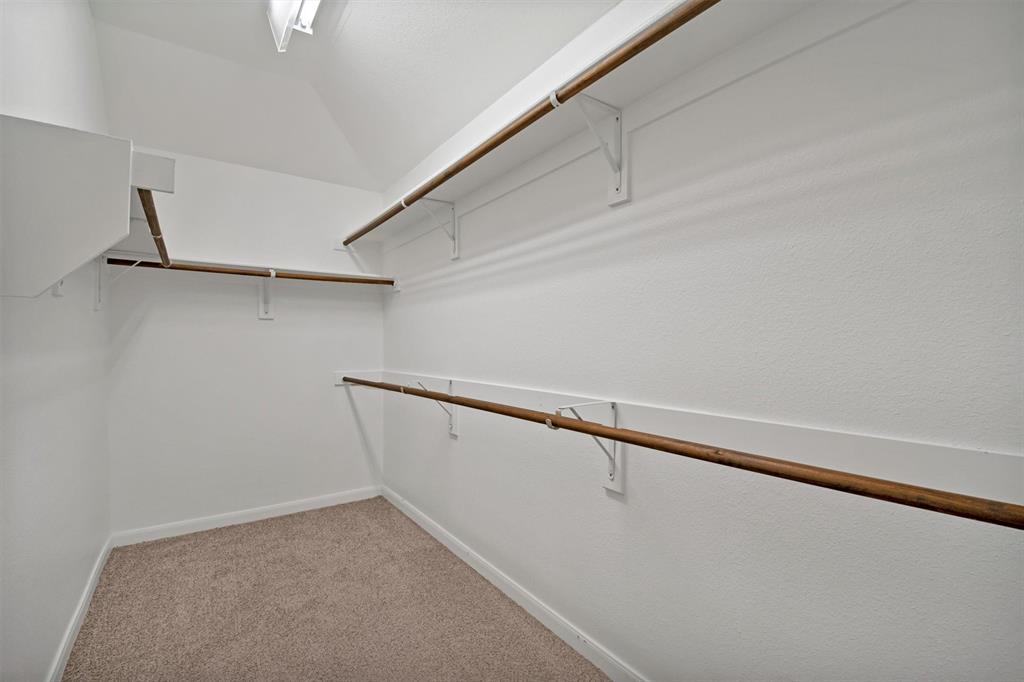 5100 Royal Springs Drive Property Photo 24