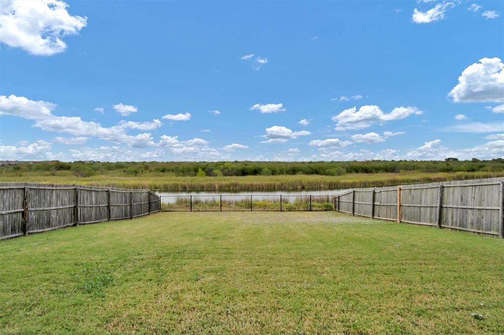 5100 Royal Springs Drive Property Photo 25
