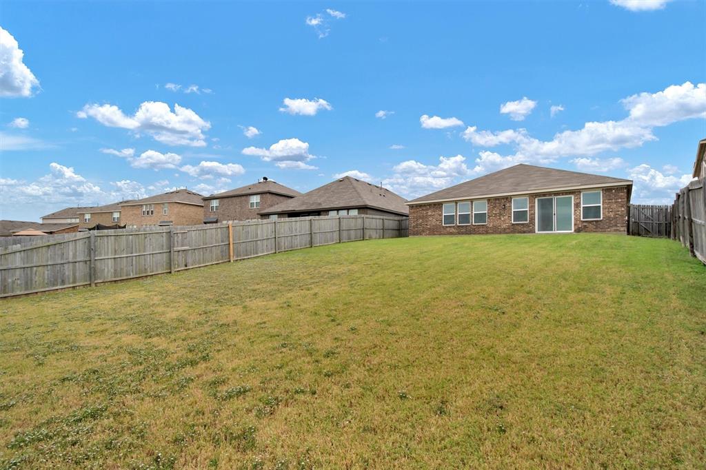 5100 Royal Springs Drive Property Photo 26