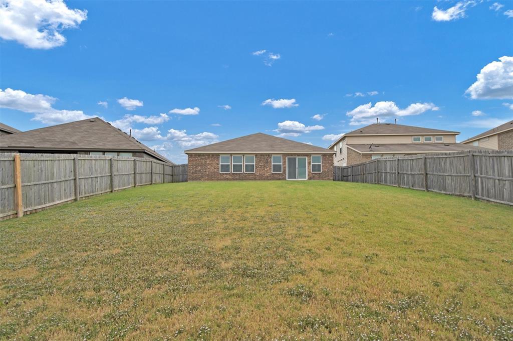 5100 Royal Springs Drive Property Photo 27