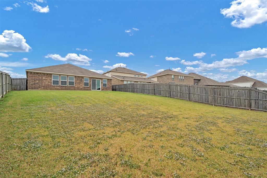 5100 Royal Springs Drive Property Photo 28