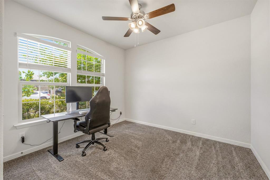 1106 Burlingame Drive Property Photo 6