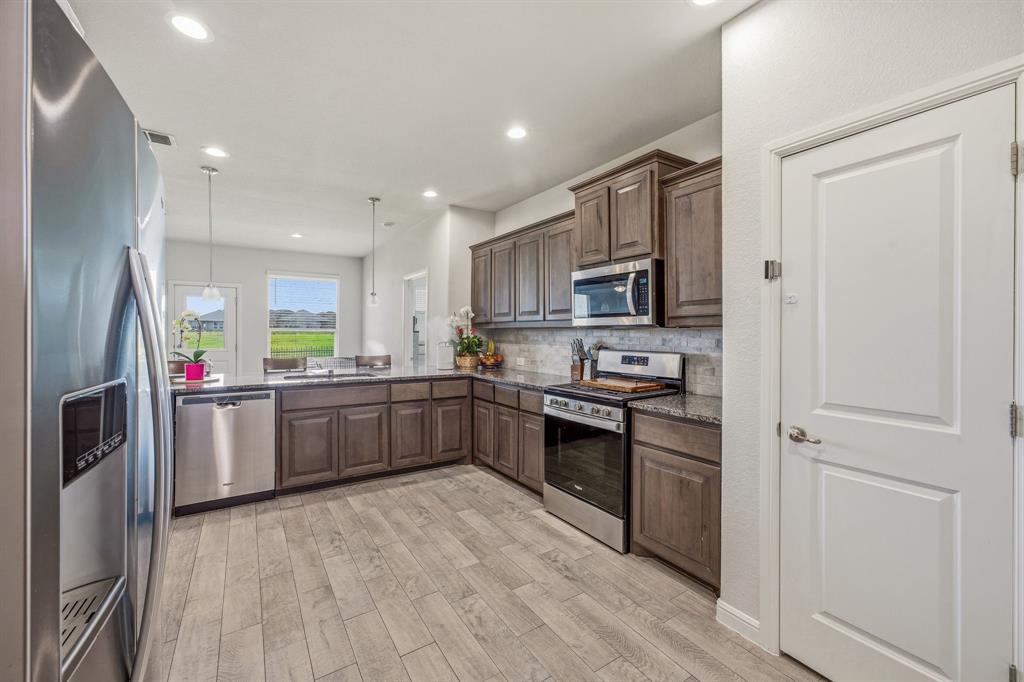 1106 Burlingame Drive Property Photo 11