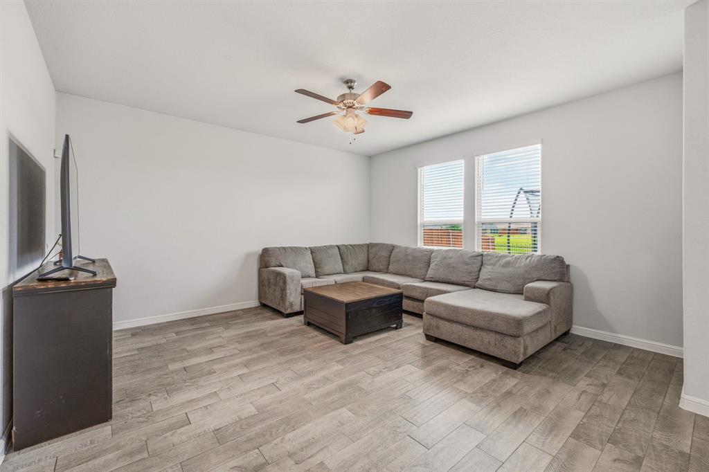 1106 Burlingame Drive Property Photo 12