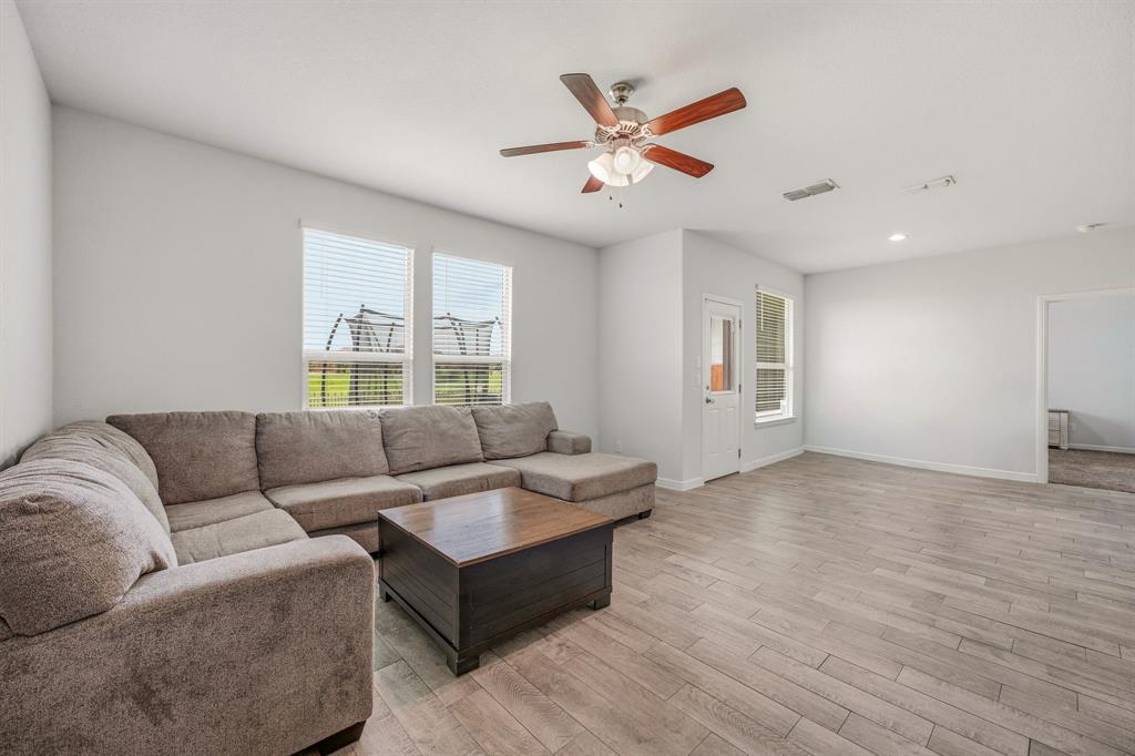 1106 Burlingame Drive Property Photo 14