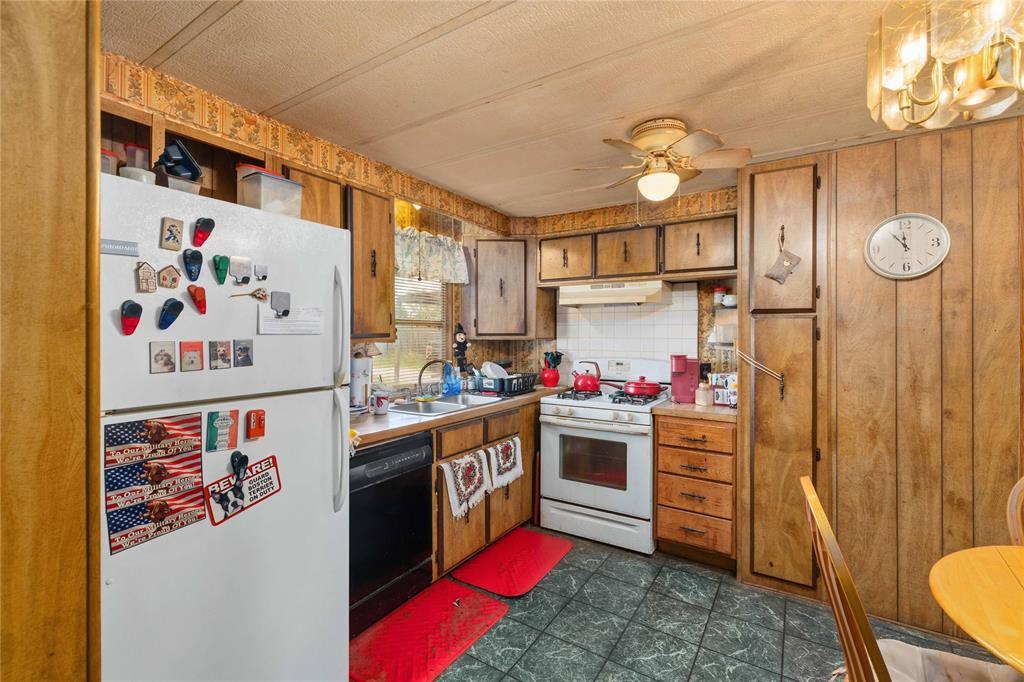 4500 Lake Shore Drive Property Photo 9