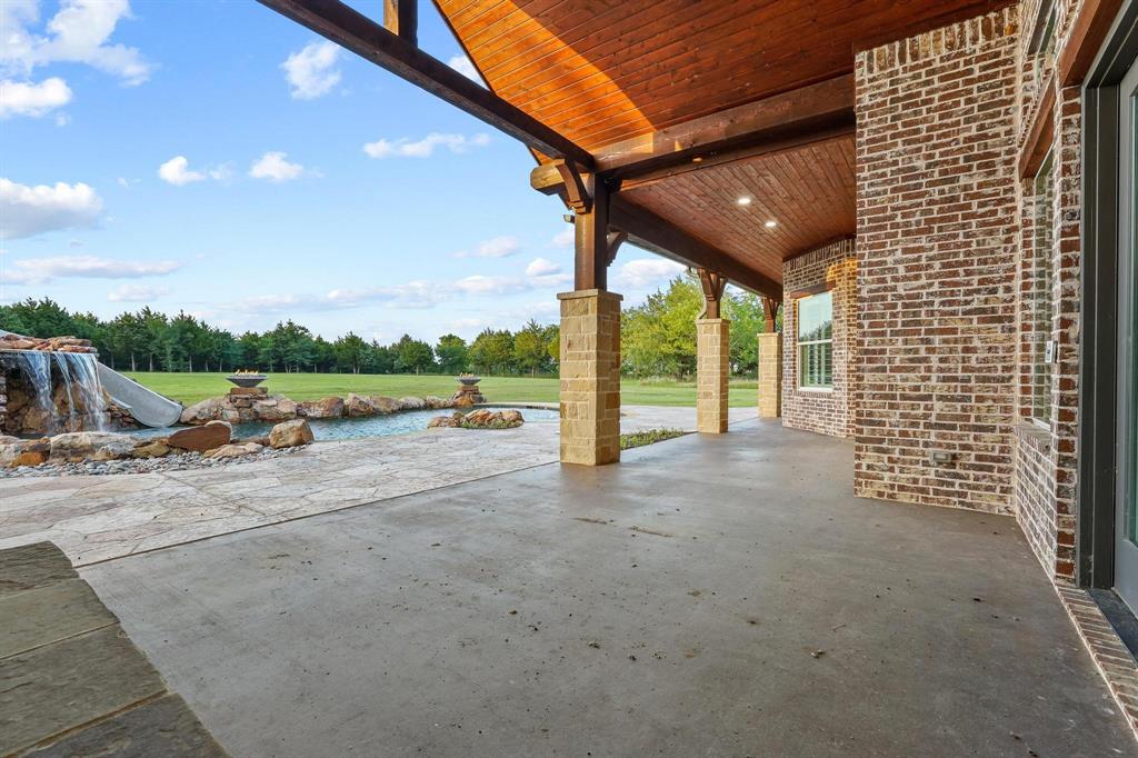 231 Geis Drive Property Photo 3