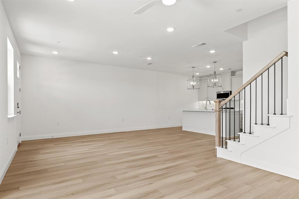 2880 Enfield Property Photo 12