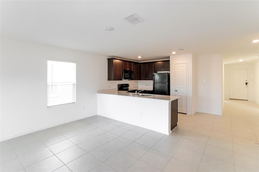 5720 Rockrose Lane Property Photo 4