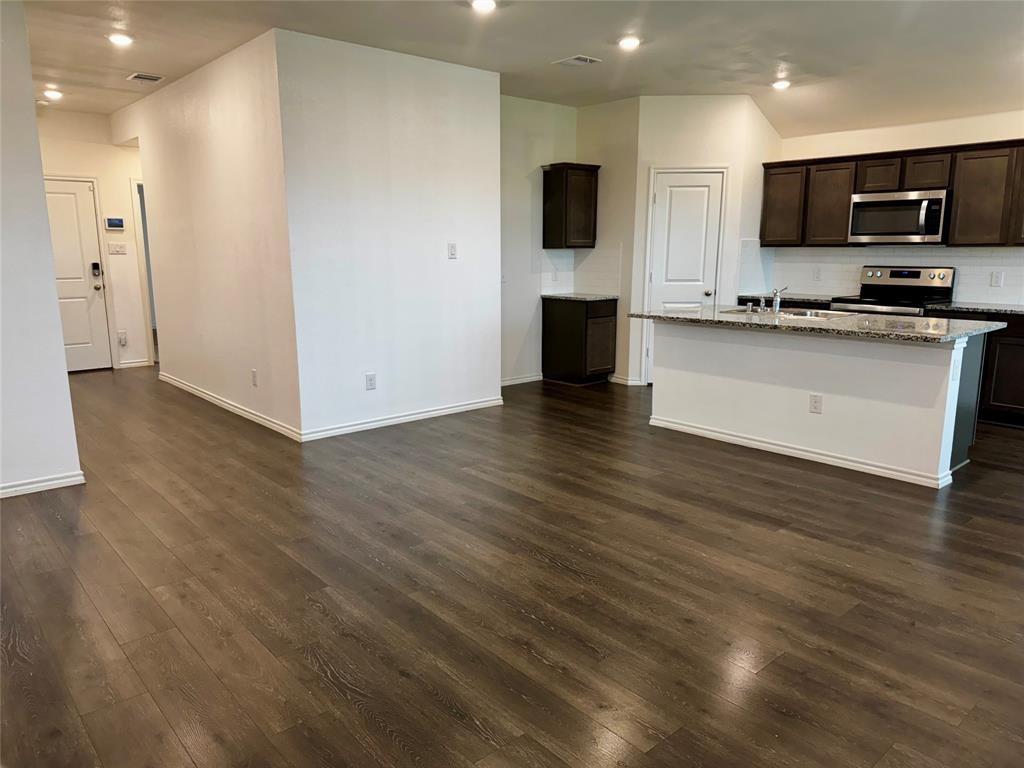 4325 Pyramid Drive Property Photo 2