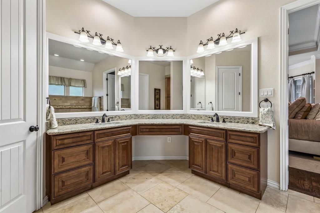114 Yorkshire Drive Property Photo 12