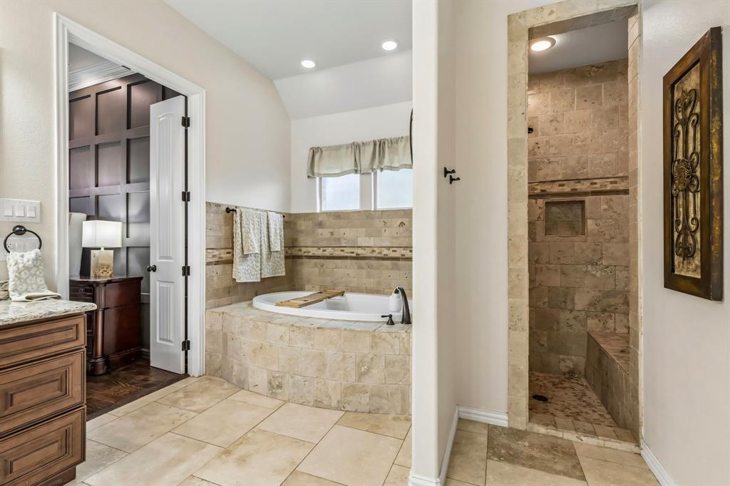 114 Yorkshire Drive Property Photo 13
