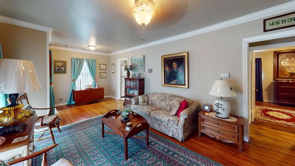1701 S High Property Photo 2
