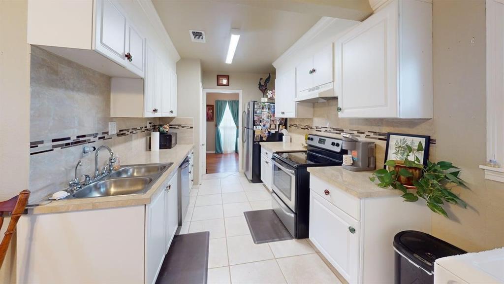 1701 S High Property Photo 4