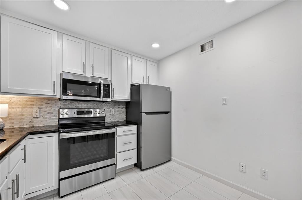 5111 Skillman Street 224 Property Photo 11