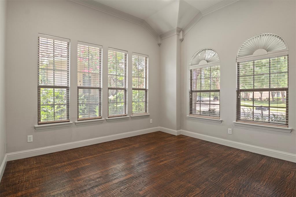 6811 San Fernando Property Photo 6
