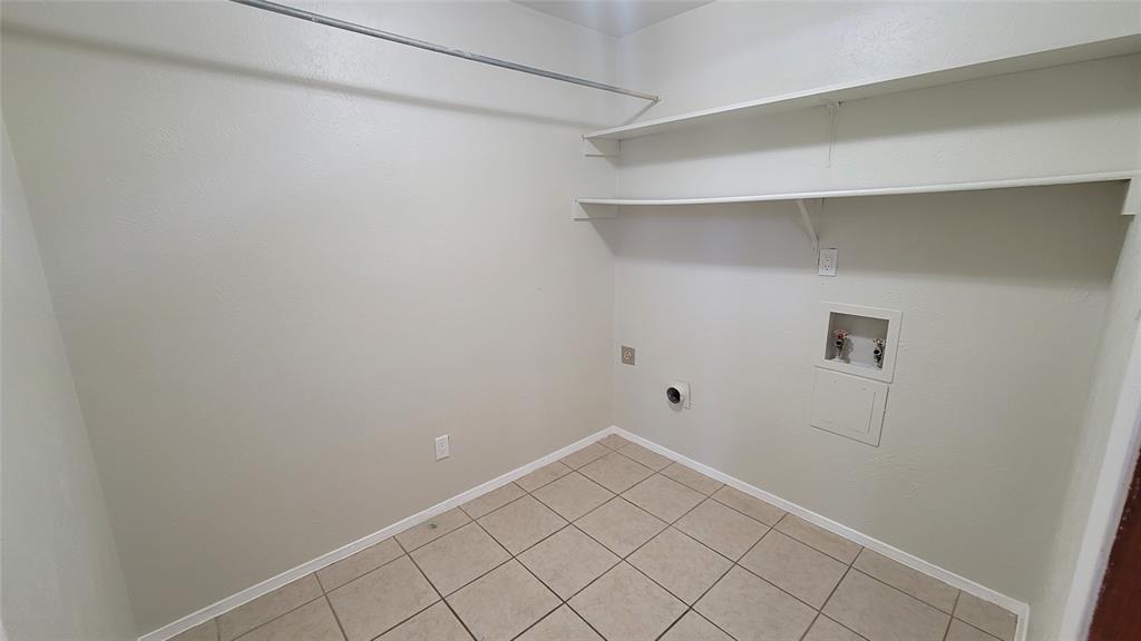 1334 Paris Drive Property Photo 9